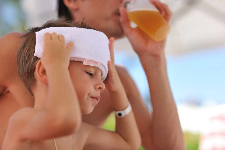 Τα συμπτώματα της θερμοπληξίας στον καύσωνα και πώς θα την προλάβετε